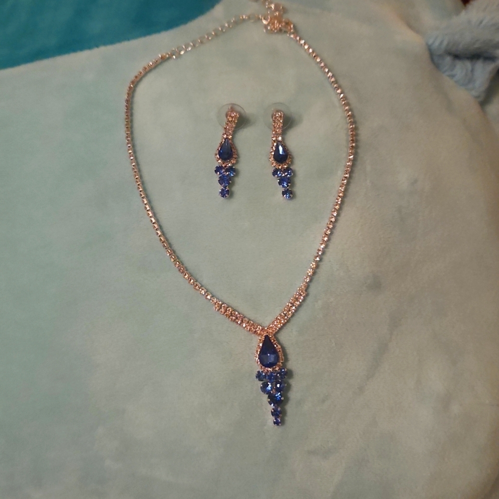 Necklace and earrings set